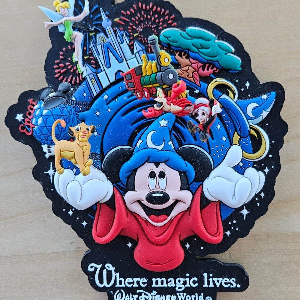 Walt Disney World 3-D Magnet Sorcerer Mickey Mouse